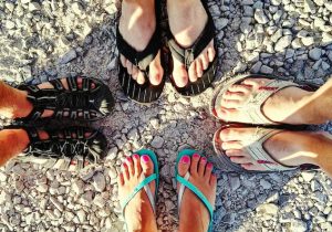 Sepatu Dan Sandal Traveling